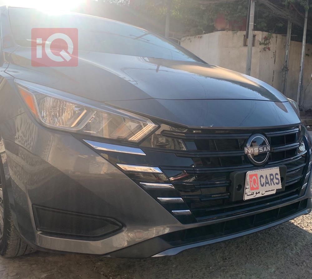 نيسان فيرسا